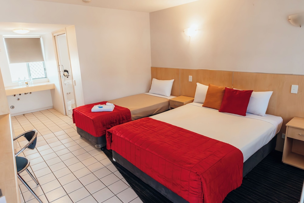 Mayfair Motel Emerald