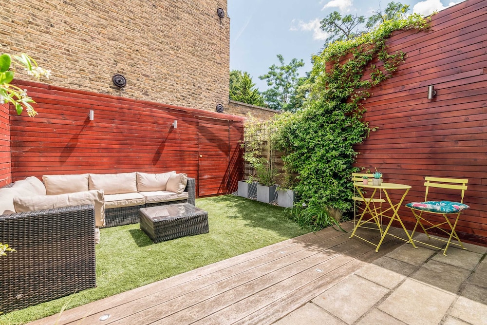 outdoor bbq area