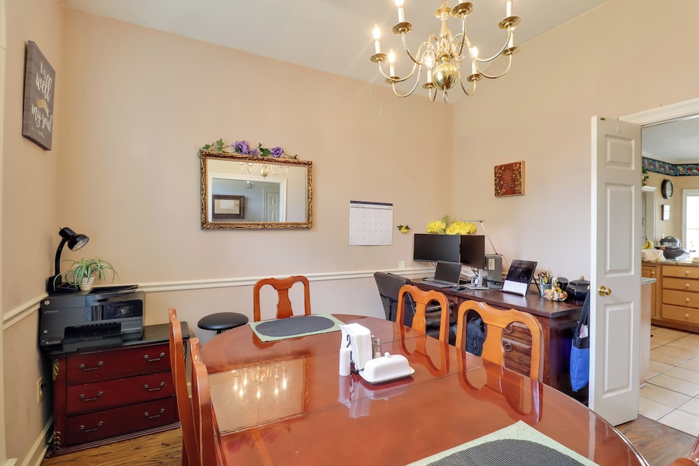 Spacious Suburban Home w/ Pool Access in Ridgeland