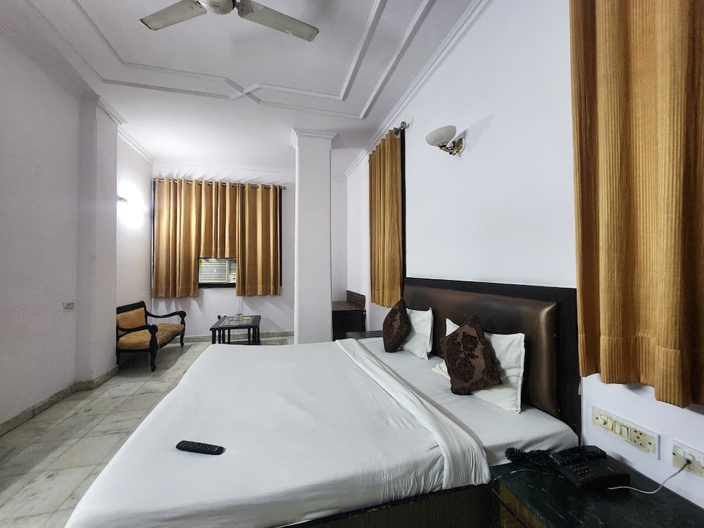 Hotel Grand Central Near Karolbagh Metro