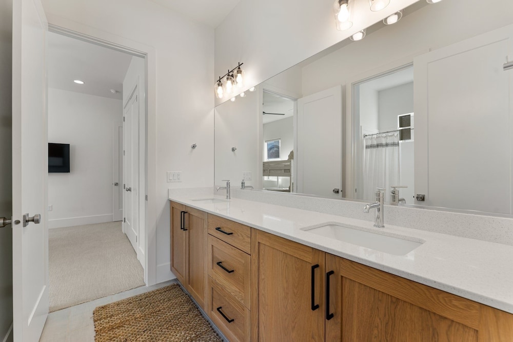 Villa #29 At Bloomington Country Club 4 Bedroom Townhouse