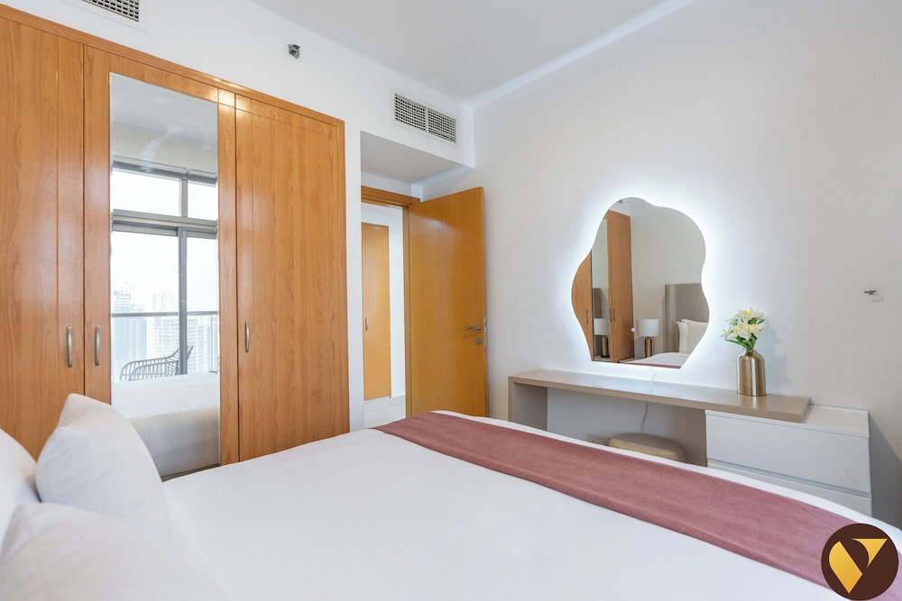 Luxury Stay in JLT Near Metro & JBR