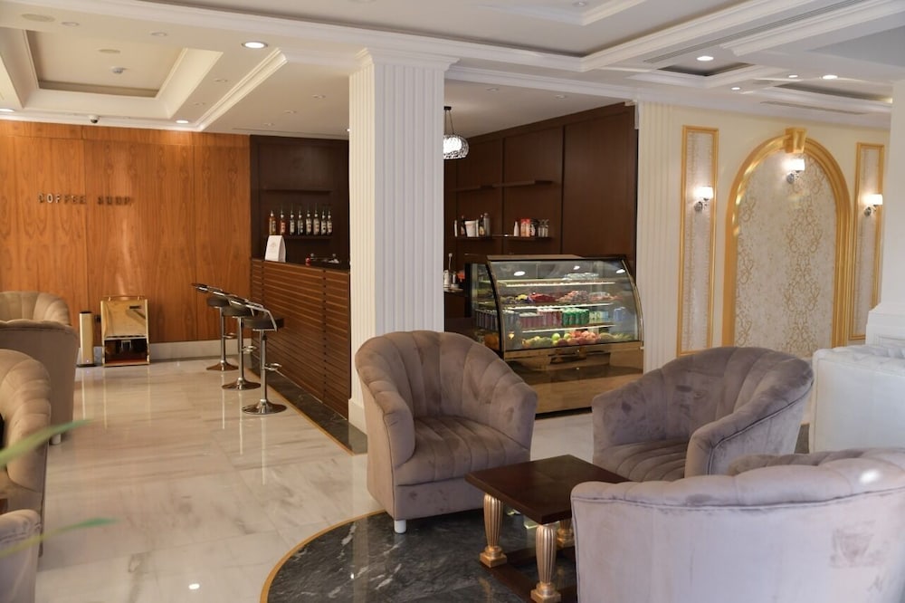 Crown City Hotel