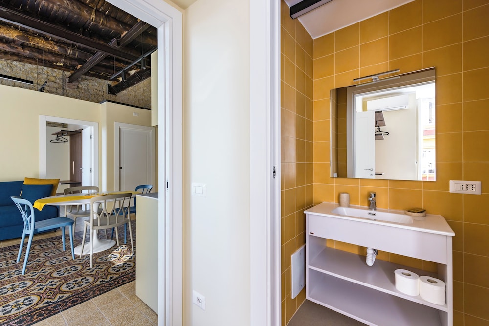 La Pinacoteca Aparthotel by NapoliApartments