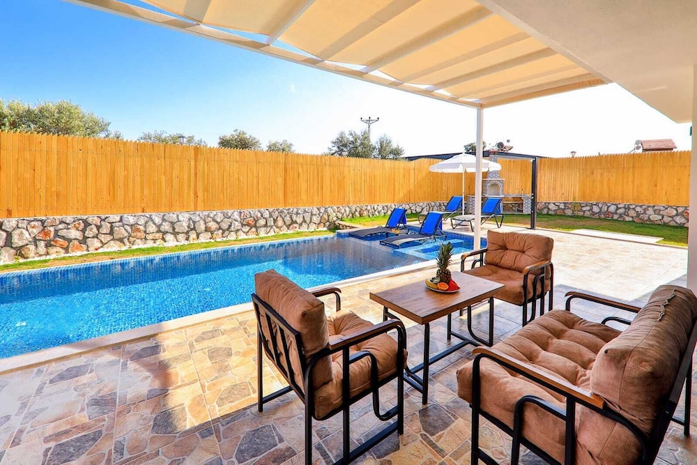 Exclusive Sheltered Villas