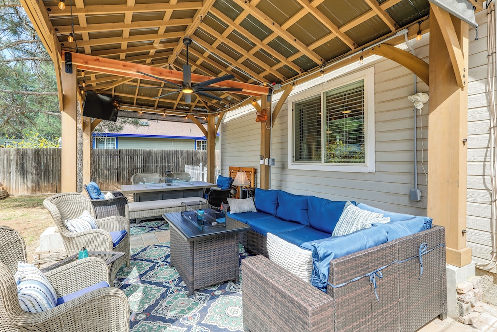 Half-mi to Trails: Pet-friendly Home in Flagstaff!