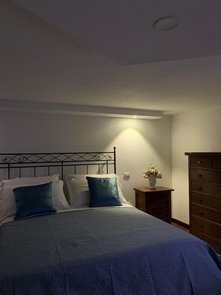 Annygiò House - De Vivo Realty