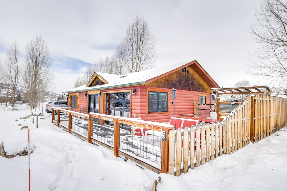 Modern Granby Retreat: Fish, Hike & Relax!