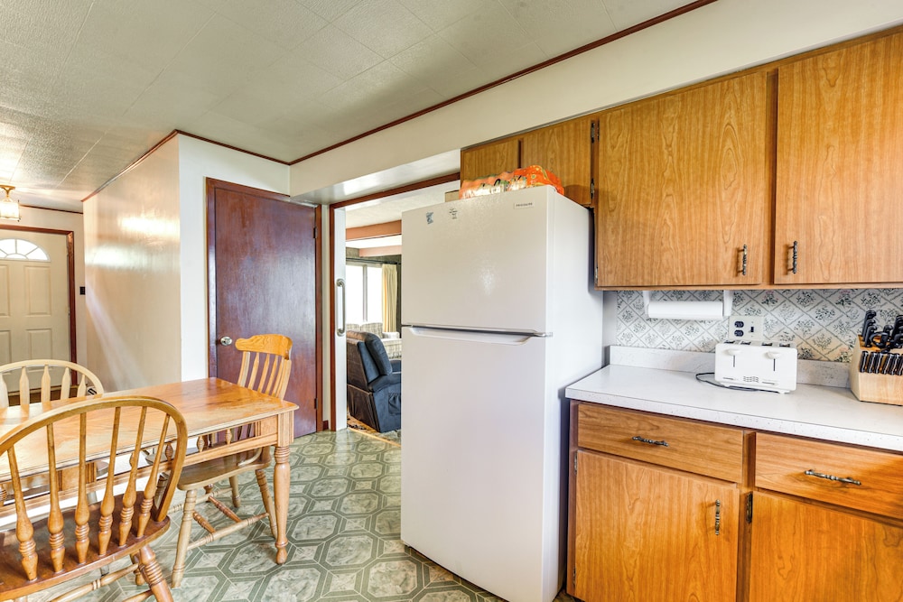 Fisher's Retreat: Hayward Home, Near ATV Trails!