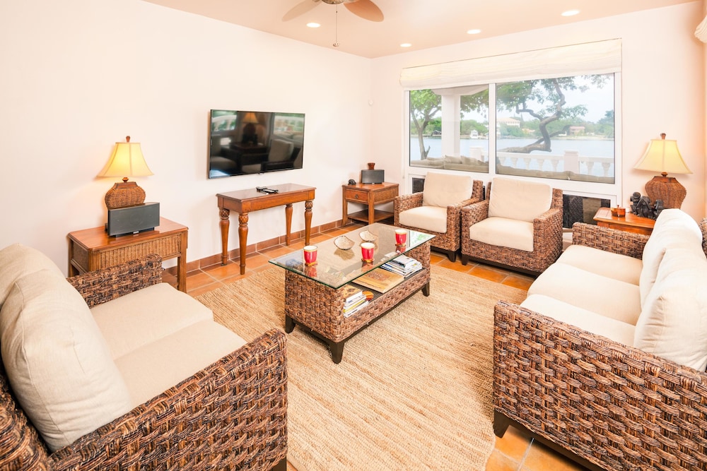 Coral Vista 1 2 bedroom option