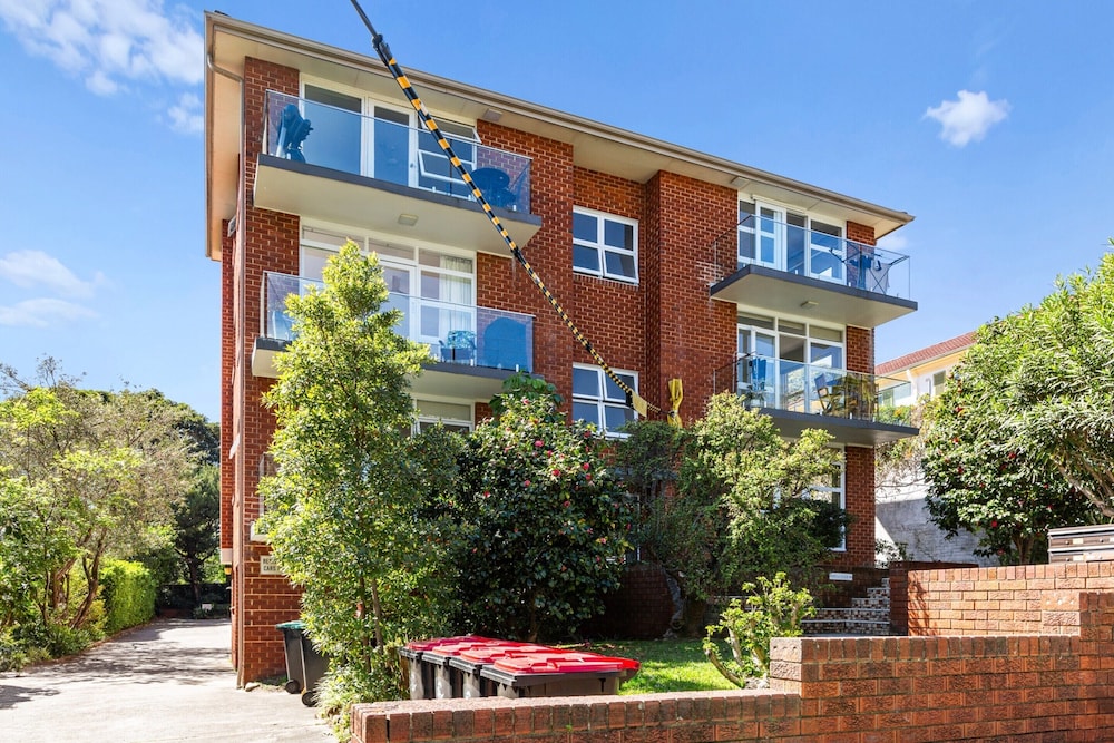 Gorgeous 3-bed Manly Pad, Short Walk to the Beach