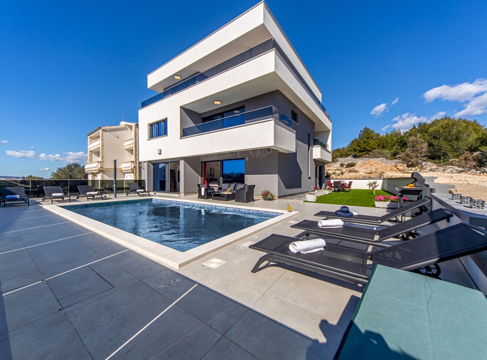 Villa Shaula