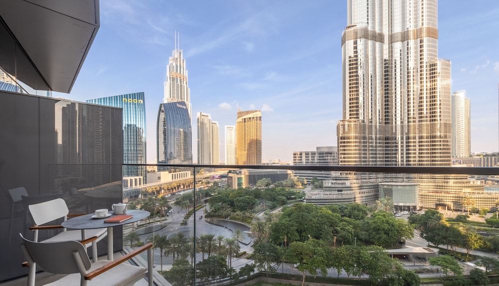 3BR Luxury Living next to Burj Khalifa