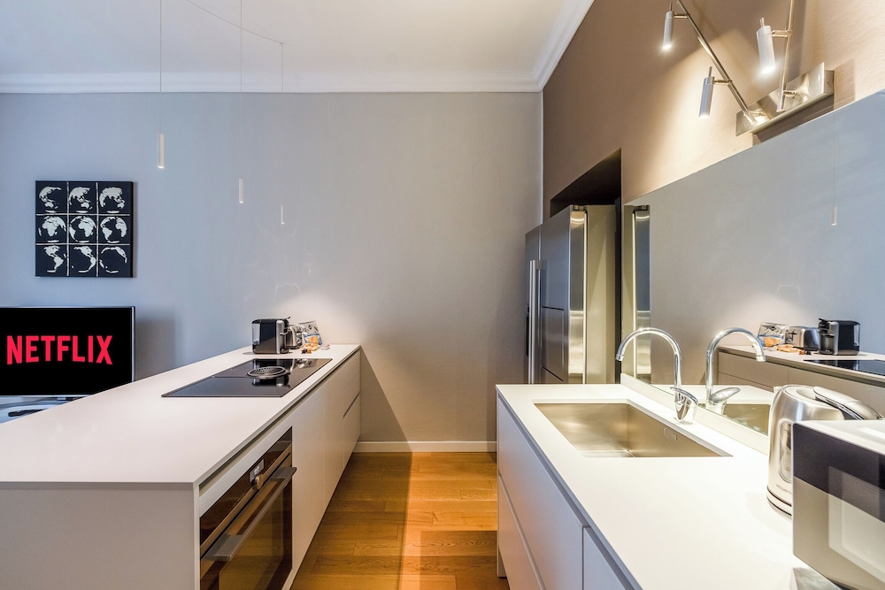 Bramante Luxury Apartments by InnStay