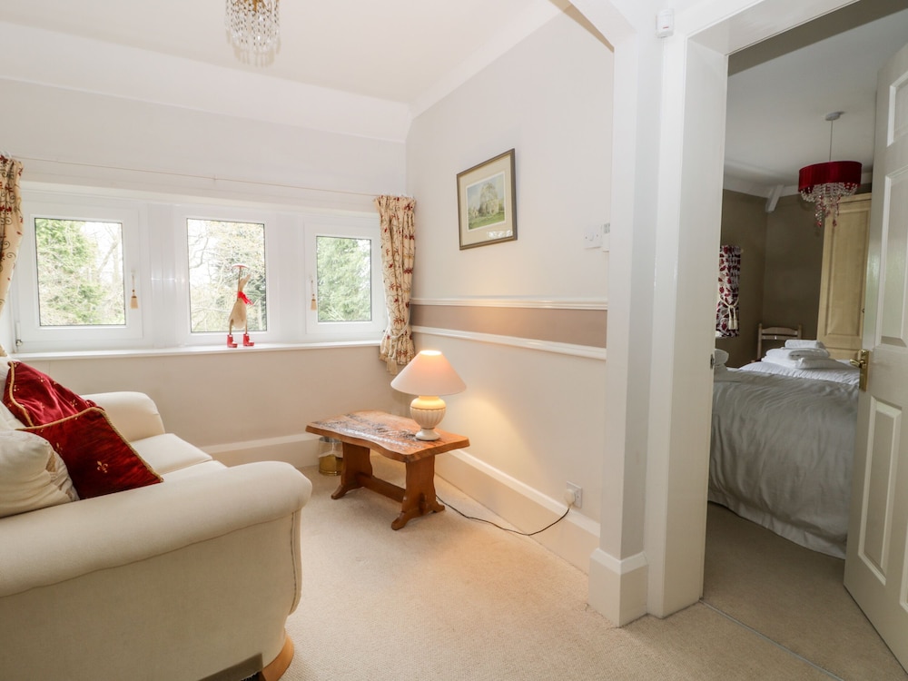 Raincliffe Manor
