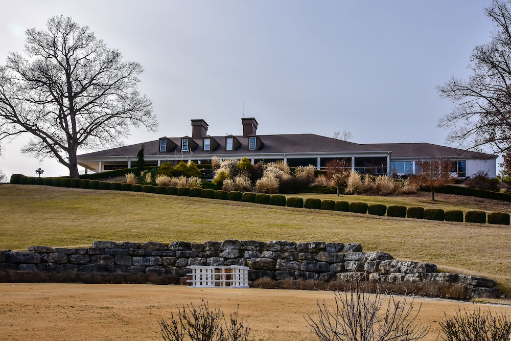 Birdie's Bliss 2BR Condo Sleeps 6! view 5