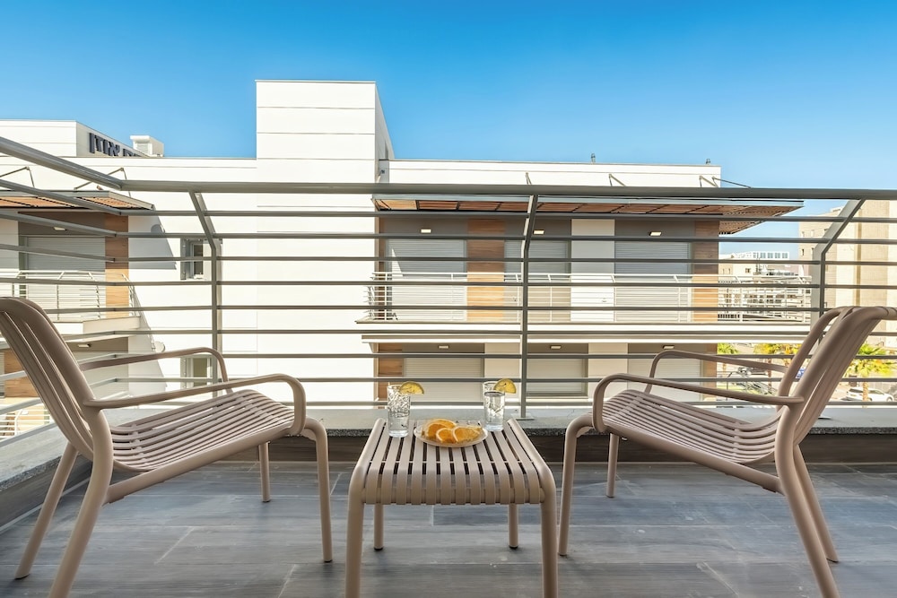 Stylish Eilat Stay w Pool by Sea N Rent