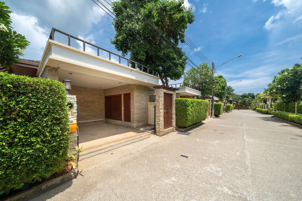 Private Stay at Rawai VIP Villas 3E01