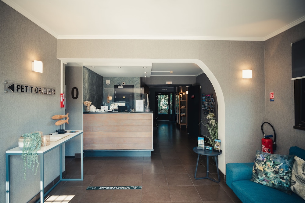 Frejus Vacations - Van der Valk Hotel Le Catalogne - Property Image 2