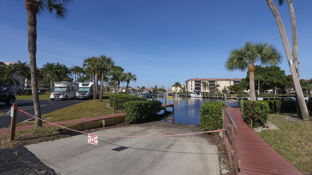 Quiet Condo Near Downtown Punta Gorda 2 Bedroom Condo