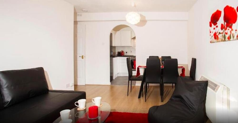 Harrow Vacations - Northwick Park Apartment - Property Image 1