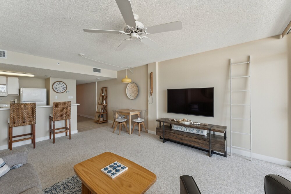 Stunning Ocean Views From The 10th Floor 1 Bedroom Condo