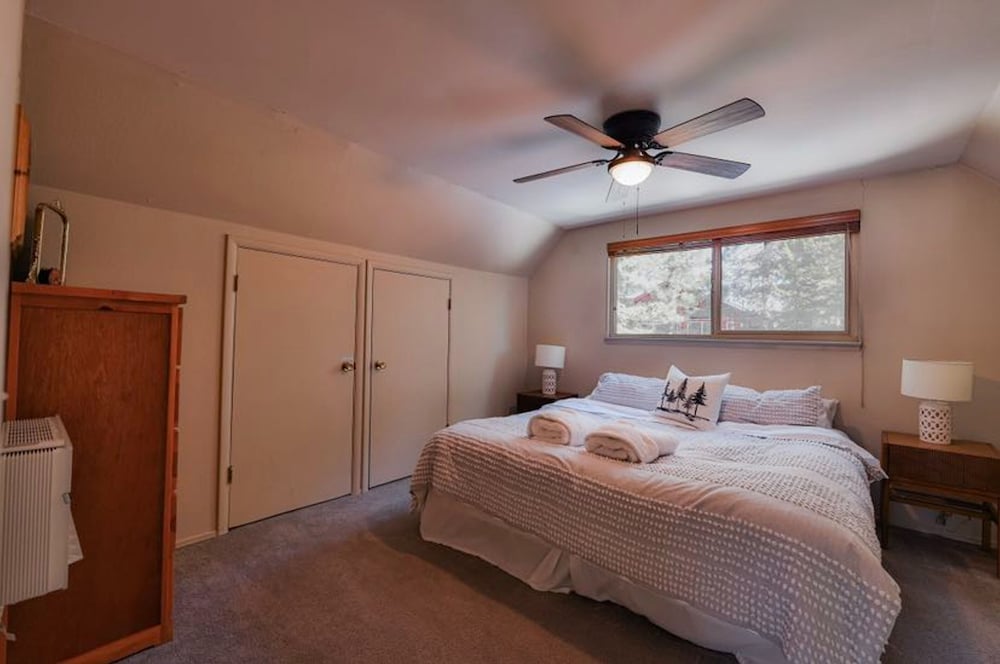 Charming Cherokee Cabin Secluded Stay for 6 Just 10 Minutes to Tahoe!