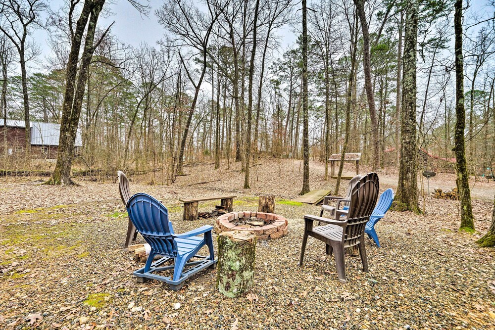 Pet-friendly Broken Bow Cabin With Hot Tub! view 4