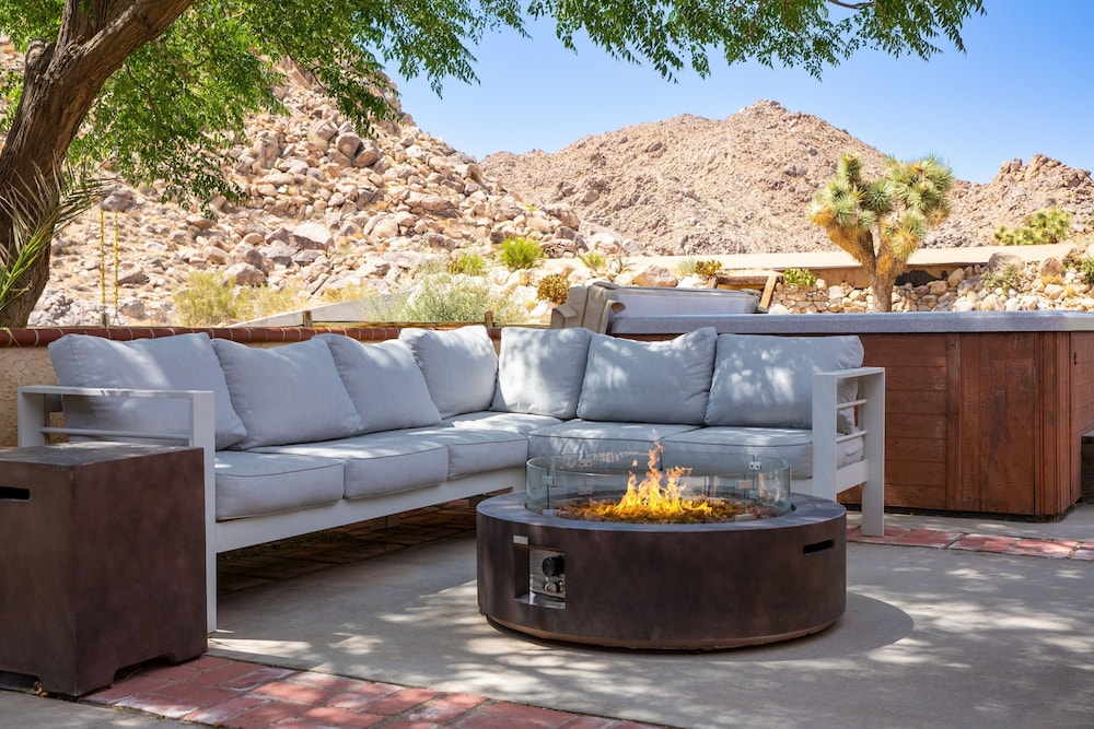 Desert Shadows by Avantstay Breathtaking Views Pool