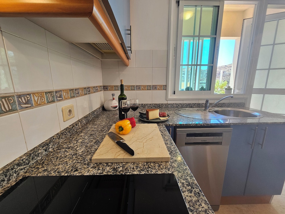 Welcoming and Modern Holiday Home With Access to Swimming Pool