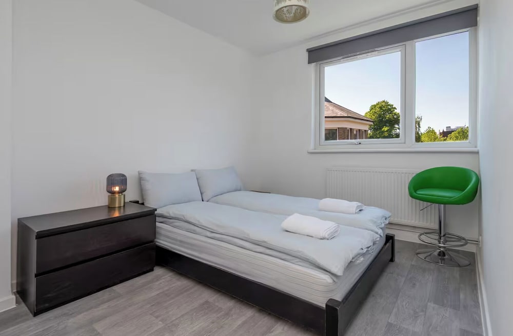 London Apartment With 3 Bedrooms