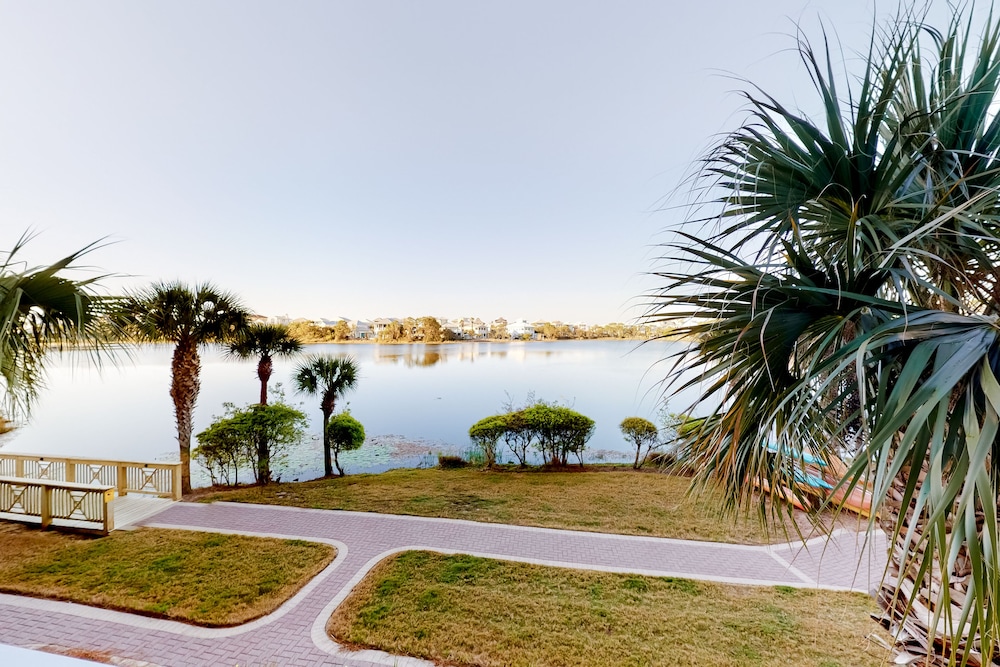 Carillon Beach Inn by Vacasa view 5