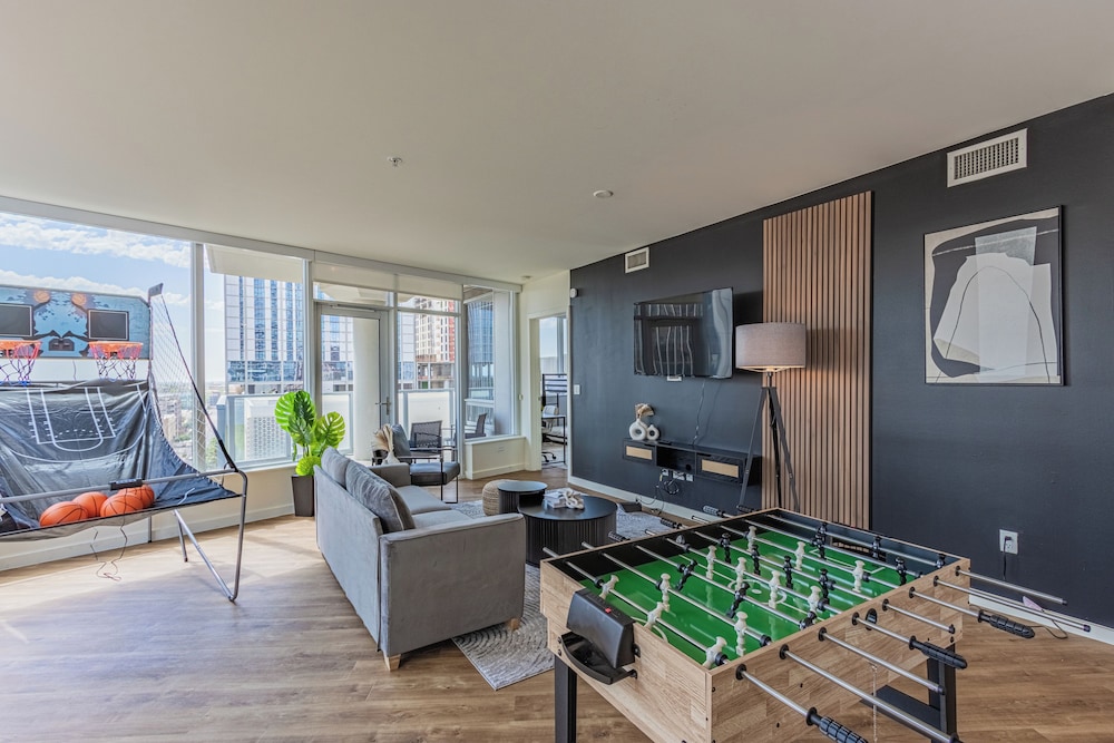 ROVE LIVING/KL - 44 Monroe