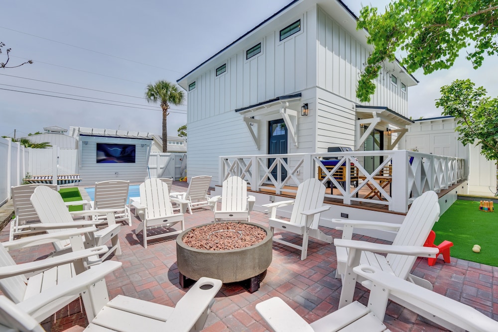 Walk to Laguna Beach: PCB Home w/ Pool Near Gulf!