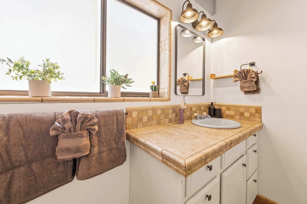 Tahoe City Retreat For 8!