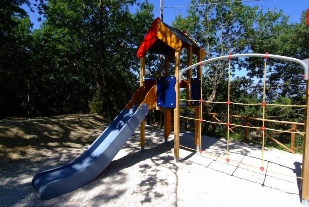 Camping Villaggio Cerquestra
