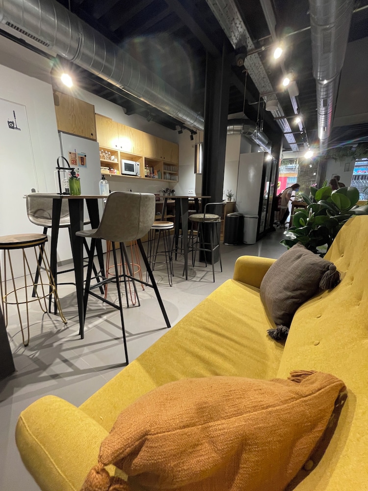 VTZ The Botanic Hostel