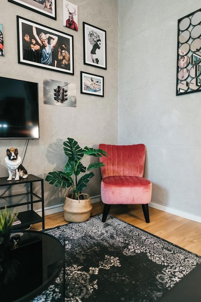 YoHome - Luxury Downtown Apartment