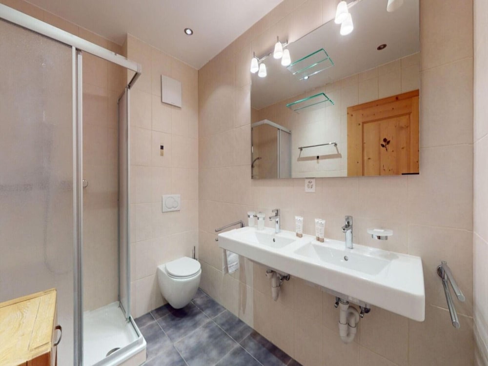Apartment With Sauna Access