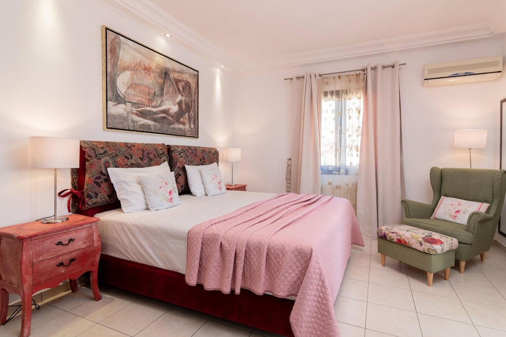 Olive Grove Luxurious Villa With Private Pool Est