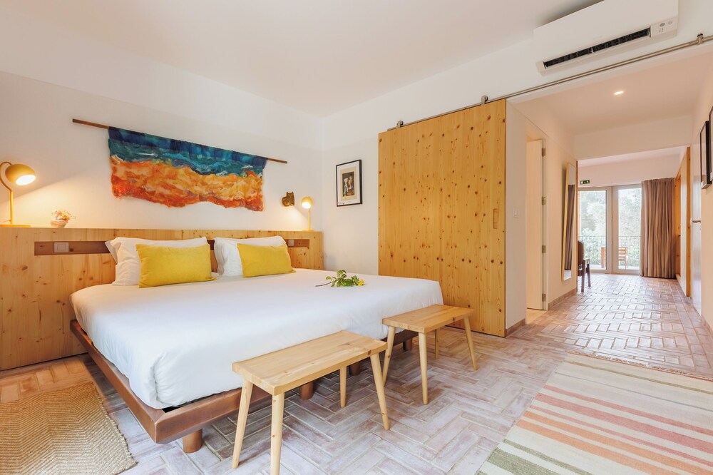 Laranjal Farm House