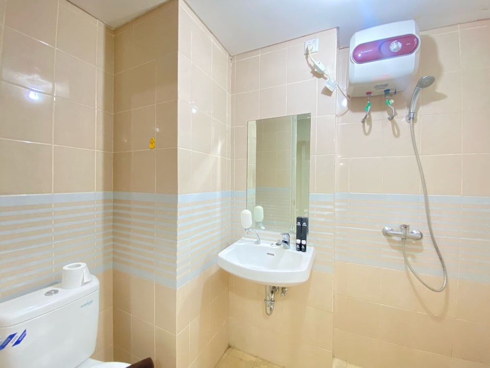 Minimalist And Spacious 1Br Apartment At Parahyangan Residence, Bandung - 15