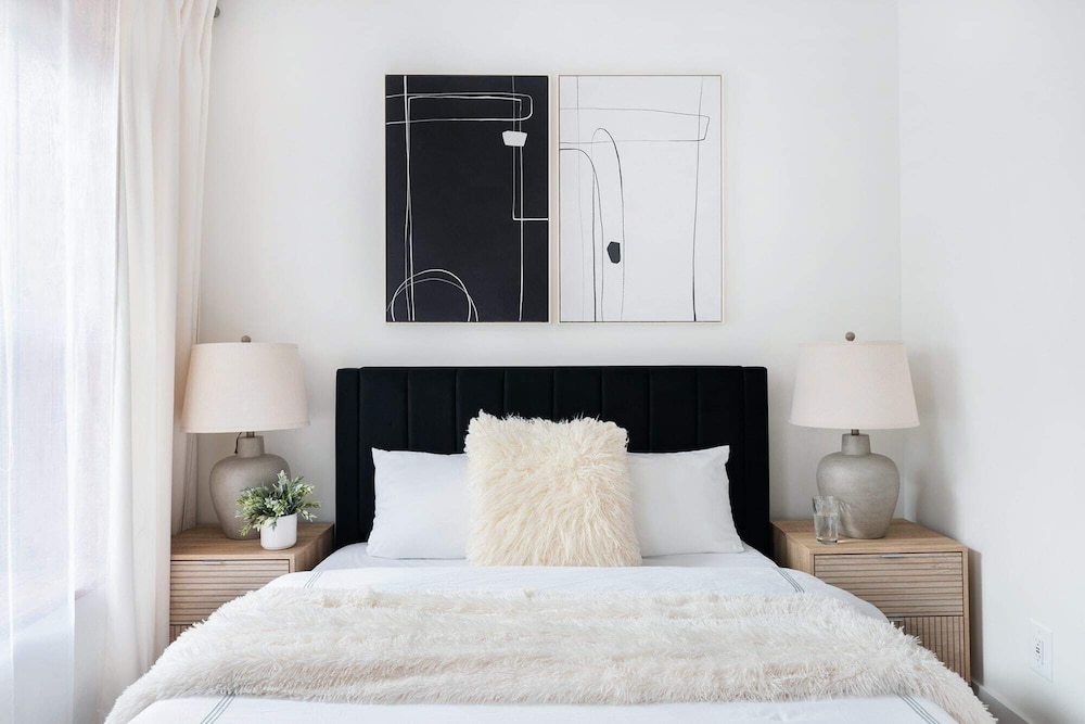 48 Midtown West Apt