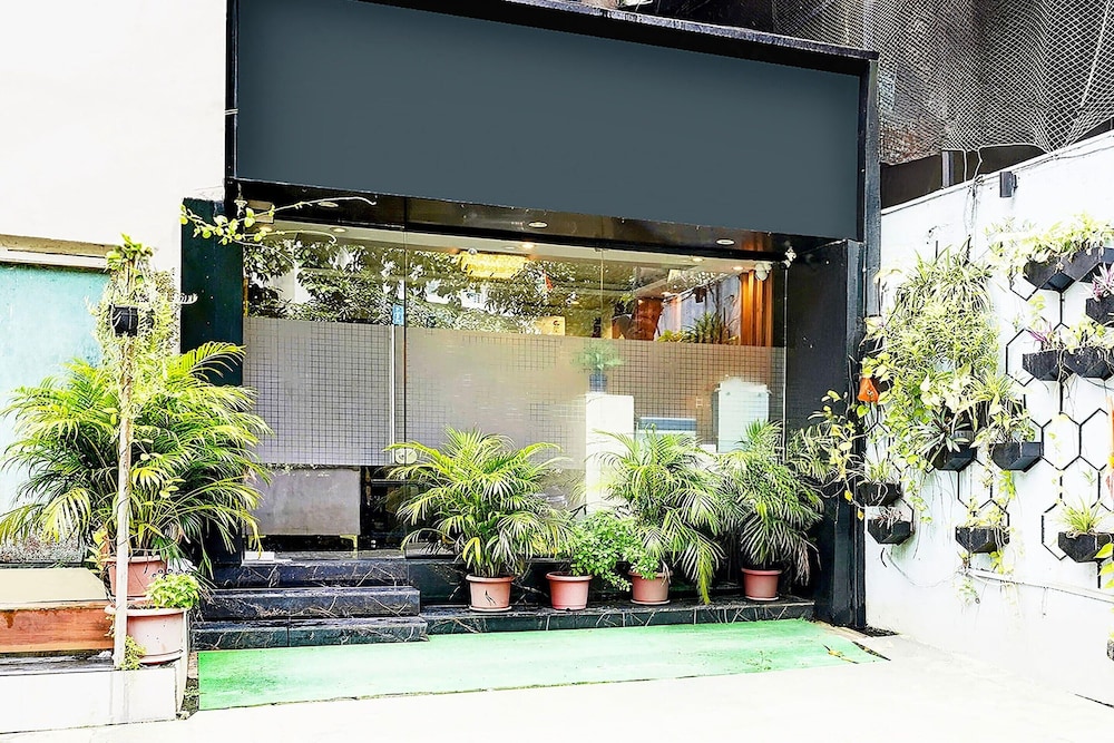 Pleasant Stays Near Powai Lake Mumbai