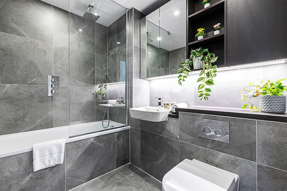 Sleek and Stylish 9th Floor Apartment
