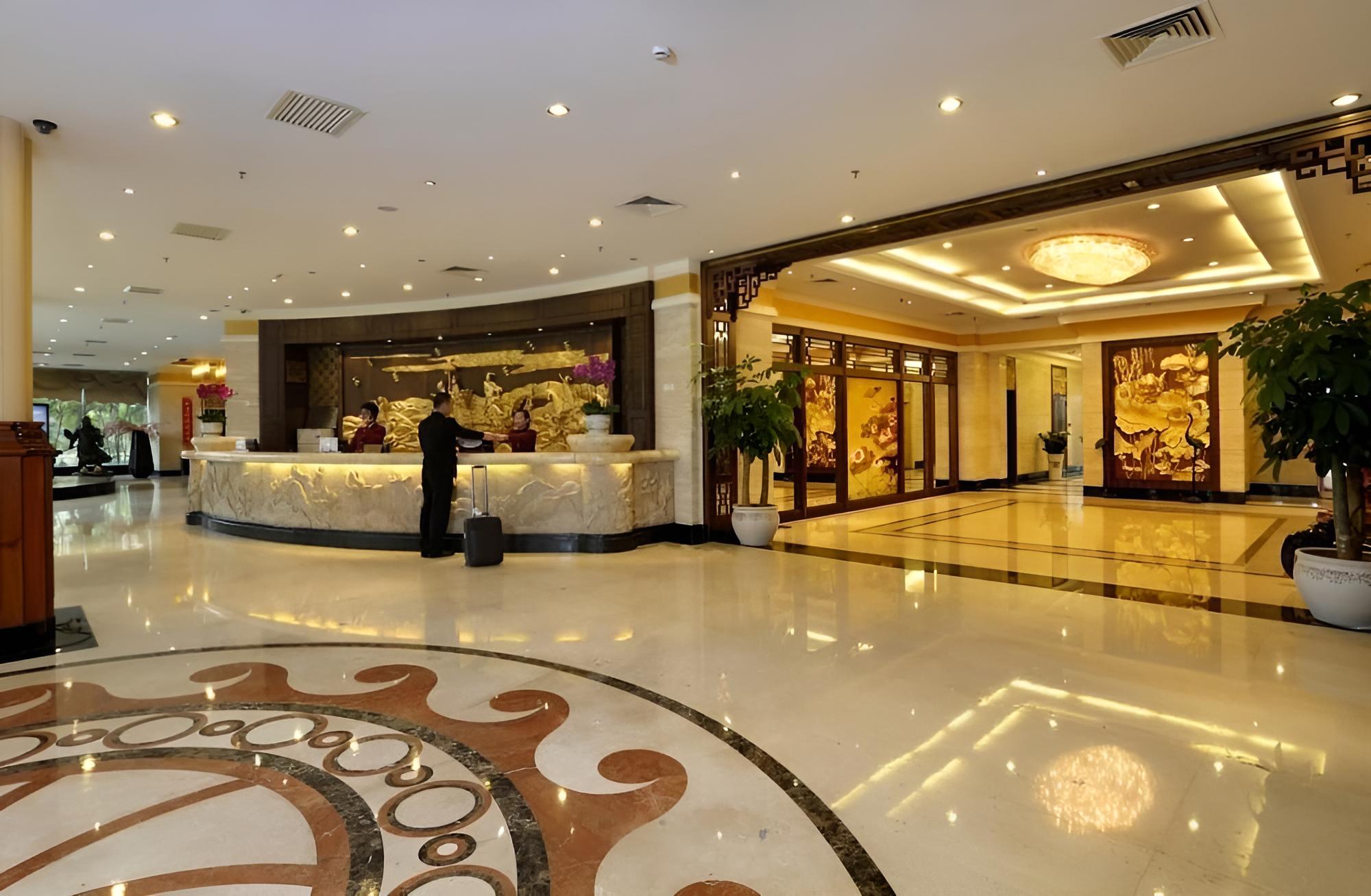 Golden Lotus Herton Seaview Hotel - Haikou