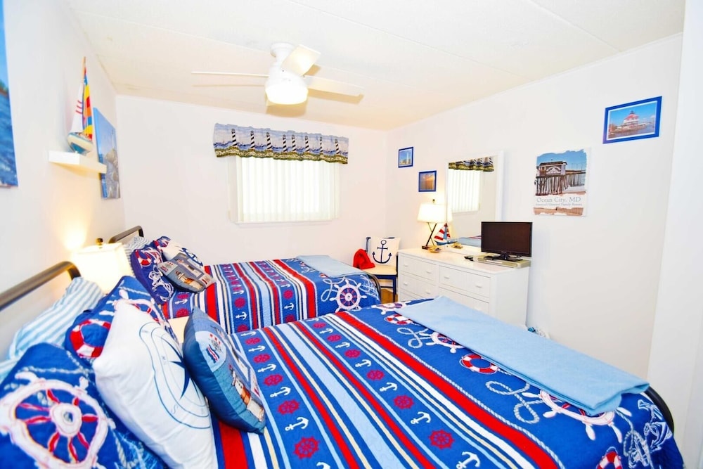 Thunder Island 15a 2 Bedroom Condo by RedAwning view 3
