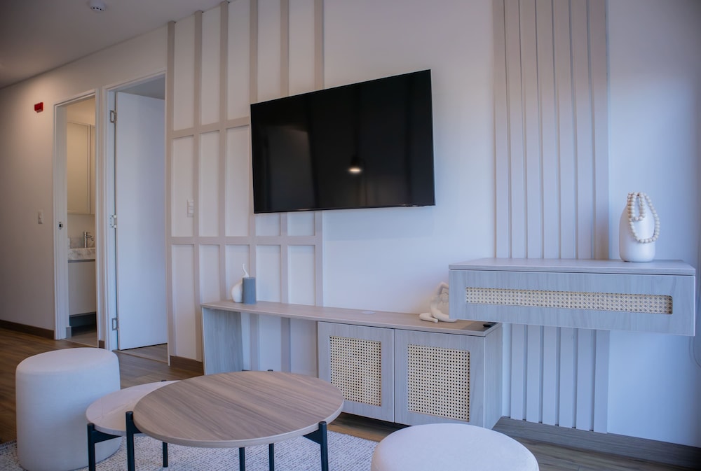 w Amazing 2BR w Balcony in San Isidro