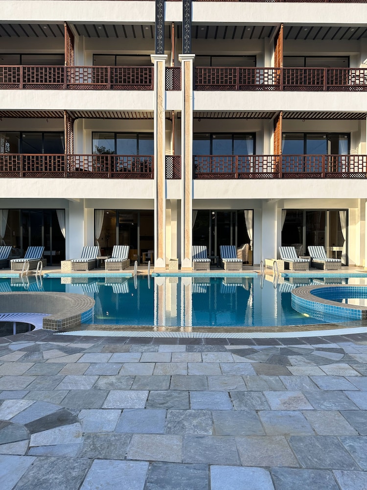Lake View Resort