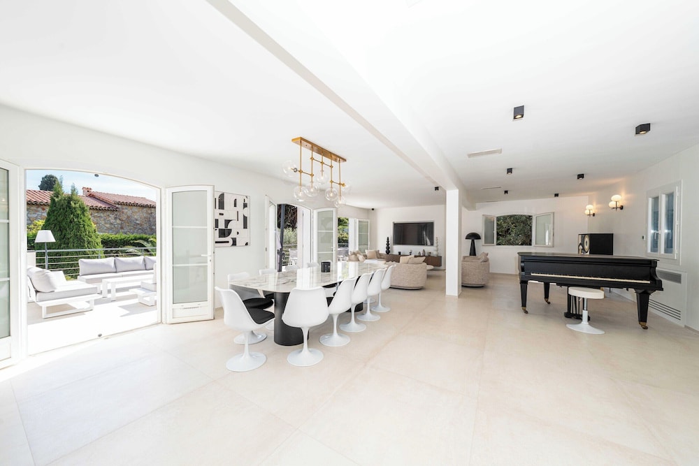 Sumptuous Villa - AC- 6br- 12p- Cannes